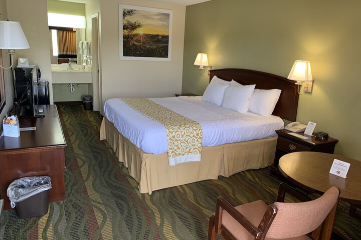 Room 7 of 13
