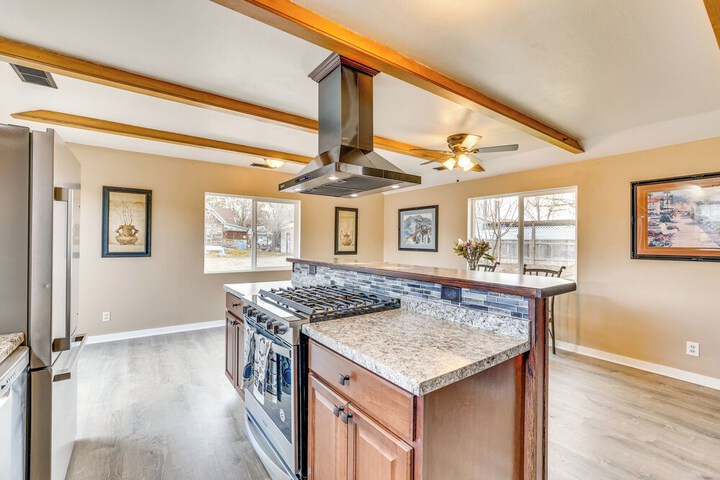 Family-friendly Ontario Home in Central Location!