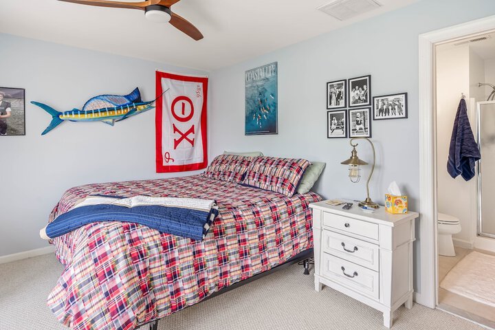 Whale of a Time Waterfront Stay for 10 With Resort-style Amenities
