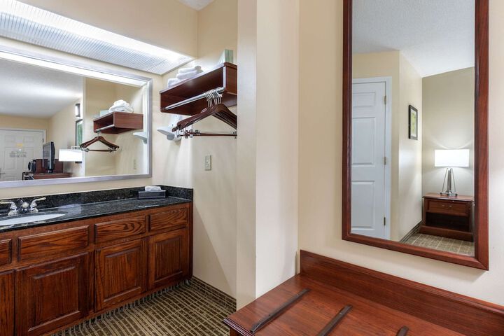 Room 9 of 29
