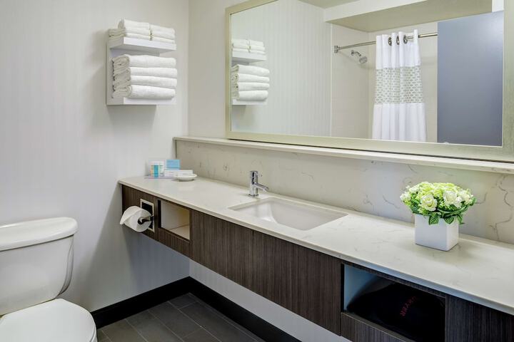 Room 32 of 57