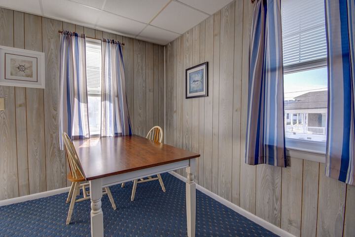 Room 30 of 167