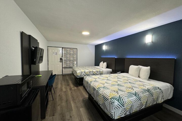 Room 5 of 15