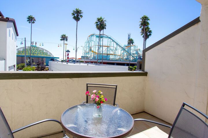 Carousel Beach Inn