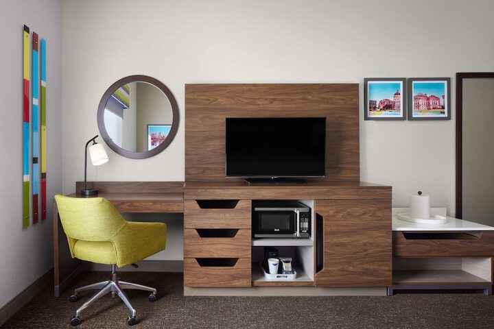 Room 9 of 24