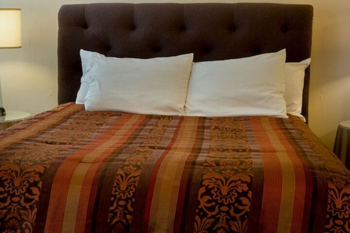 Room 28 of 61