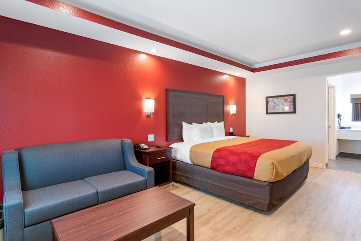 Room 7 of 30
