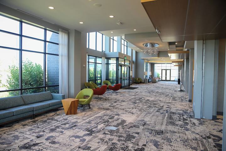 Holiday Inn & Suites Cedar Falls - Waterloo Event Center by IHG