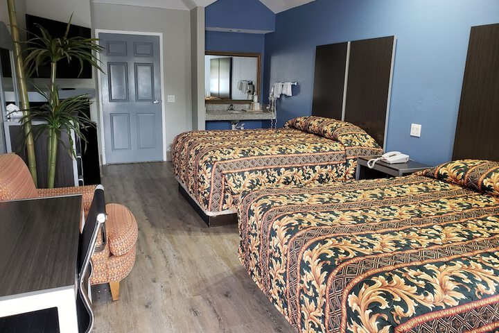 Room 11 of 17