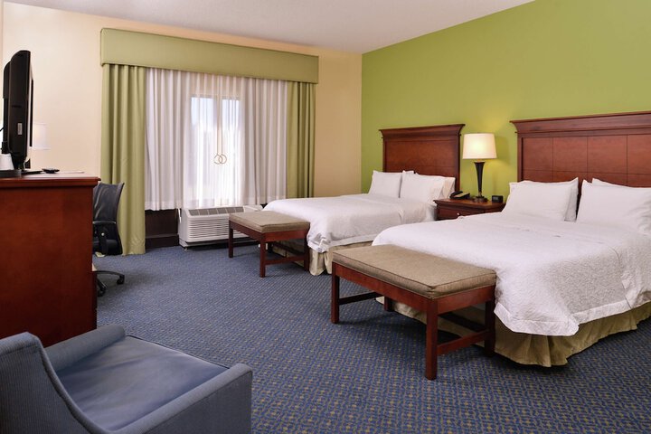 Room 40 of 77