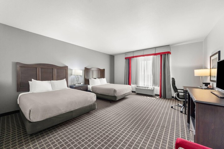 Quality Inn & Suites Pearsall
