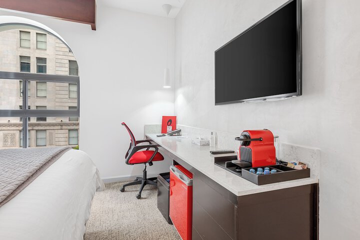 Room 34 of 112