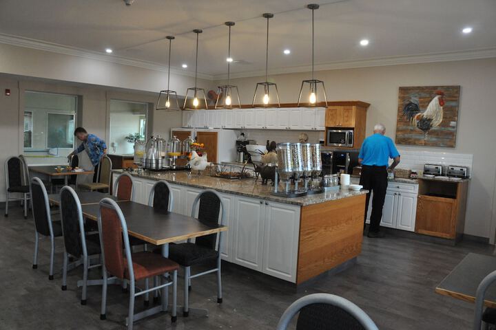 Breakfast/Coffee Service 76 of 82