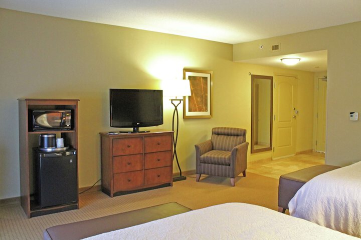 Room 27 of 71
