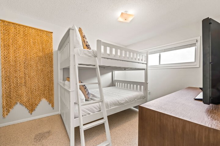 Room 33 of 101