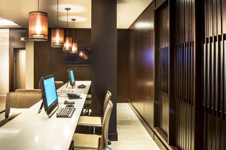 Business Center 36 of 36