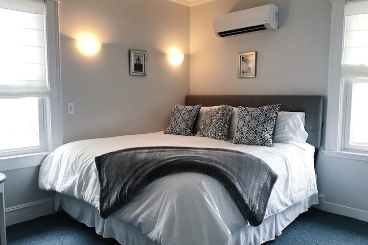Room 71 of 183