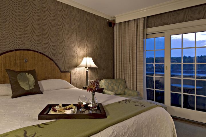 Room 32 of 79