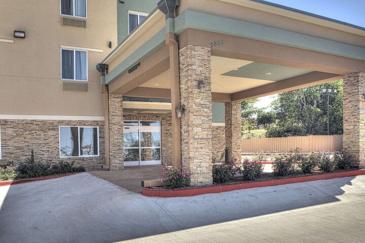 Hotel 3 of 35