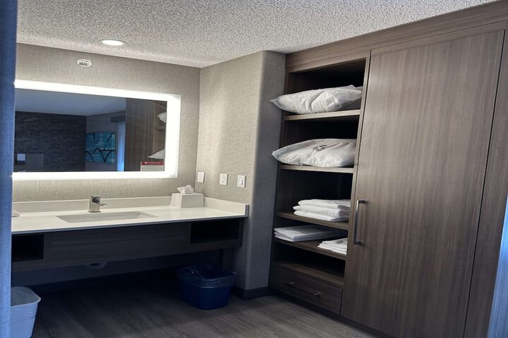 Room 18 of 46