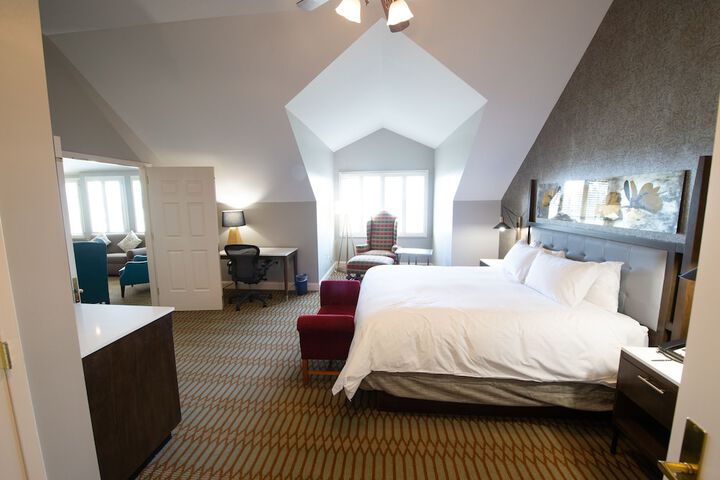 Room 42 of 57