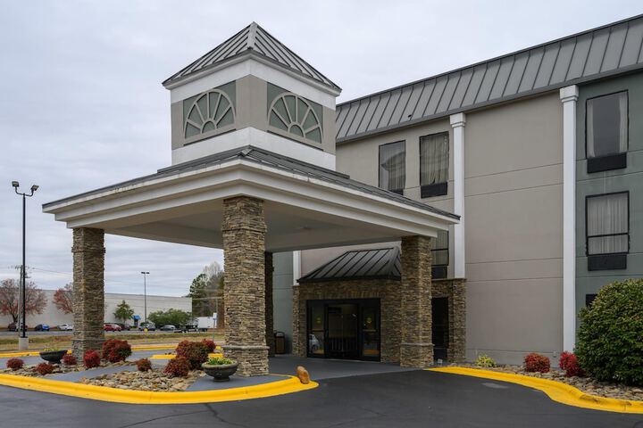 Quality Inn & Suites Lexington South