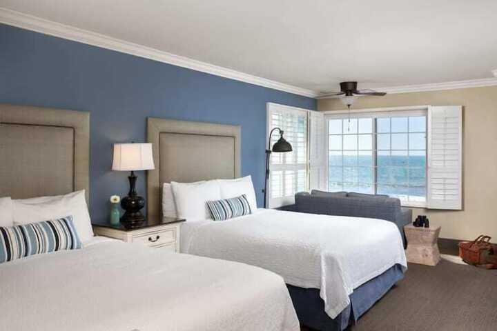 Sand Pebbles Inn