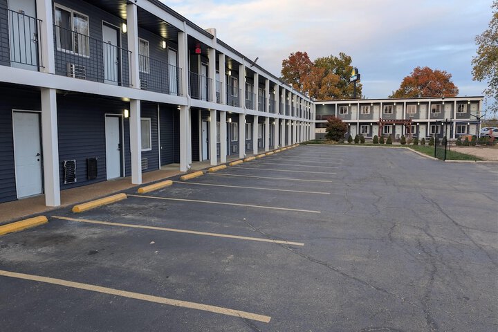 Days Inn by Wyndham Champaign / Urbana