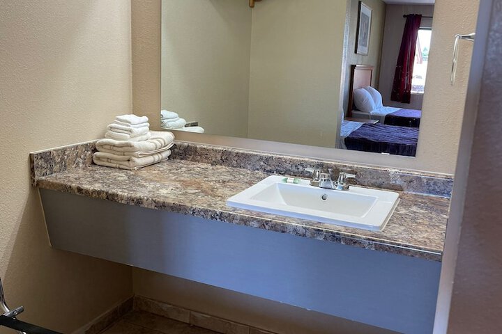 Centralia Inn
