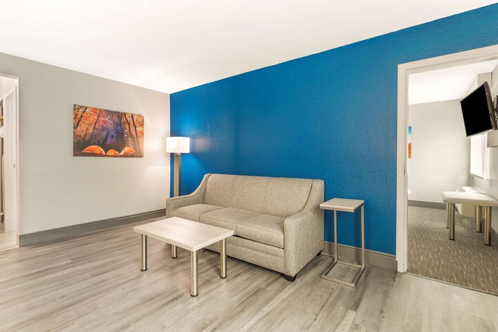 Best Western Plus Cleveland Inn & Suites