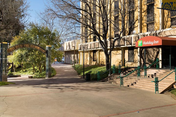 Hotel 6 of 59