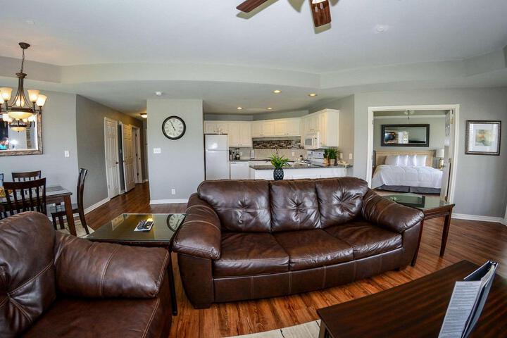 Lounge 50 of 51