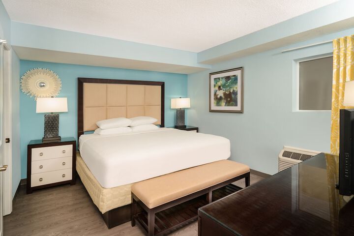 Room 33 of 40