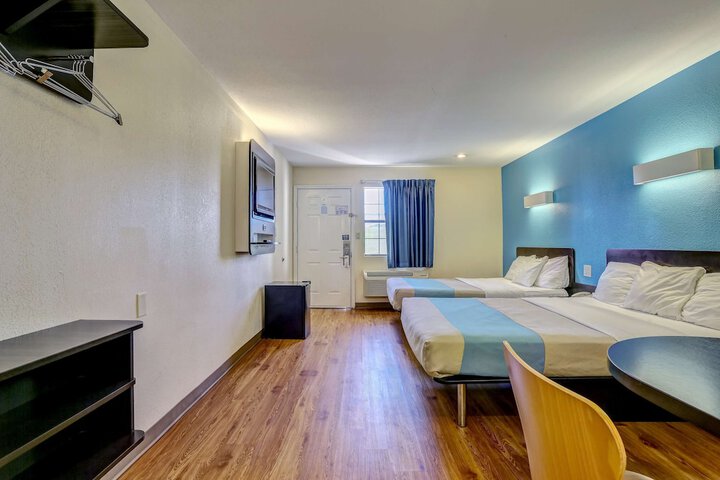 Room 34 of 42