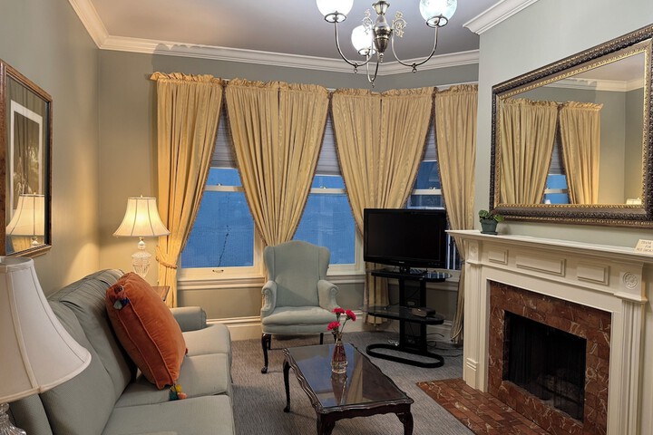 Room 25 of 48
