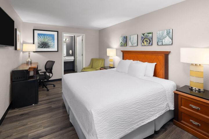 Basecamp Puyallup a Travelodge by Wyndham