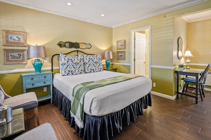 Room 25 of 59