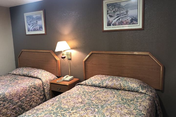 Room 8 of 27