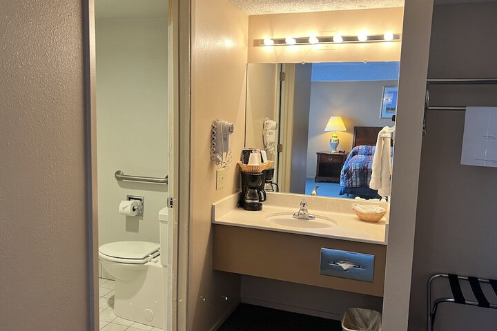 Room 17 of 26