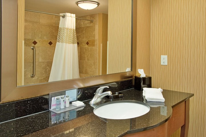 Hampton Inn & Suites Watertown