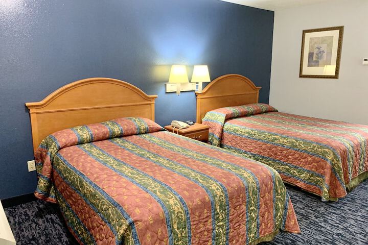 Room 12 of 25