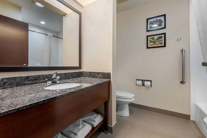 Comfort Suites Lafayette University Area