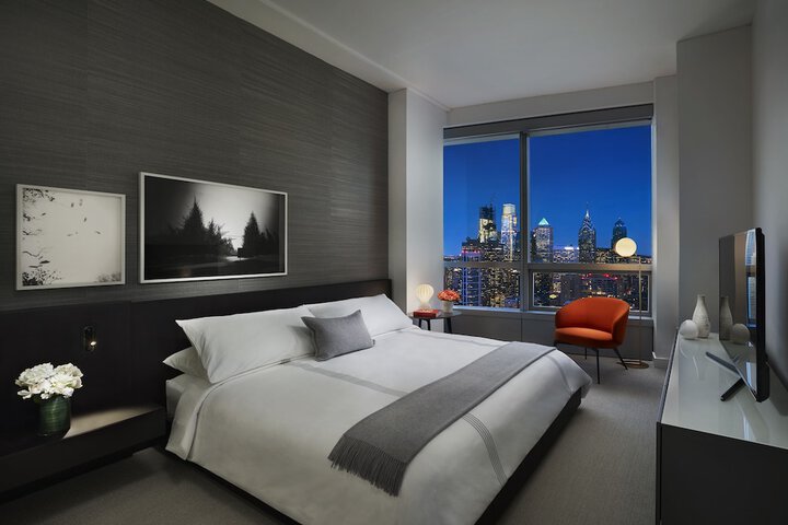 Room 11 of 38