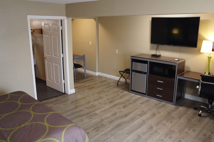 Room 19 of 36