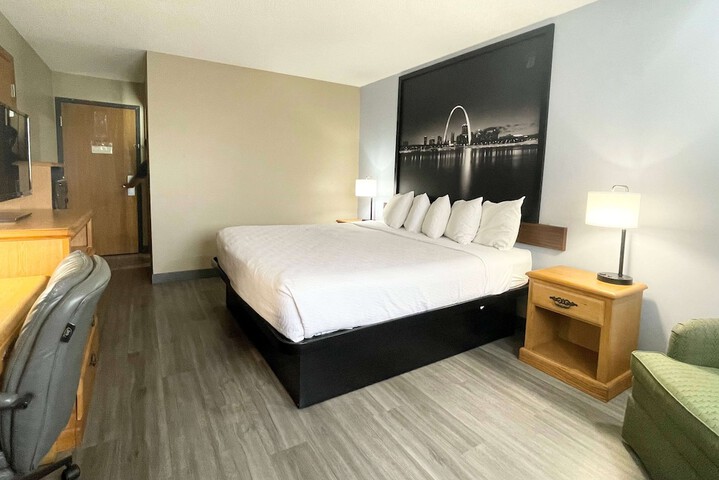 Room 7 of 14