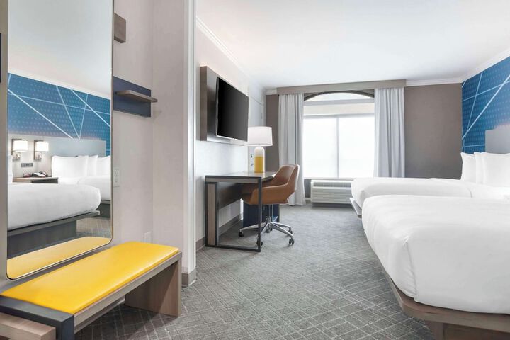 Room 21 of 37