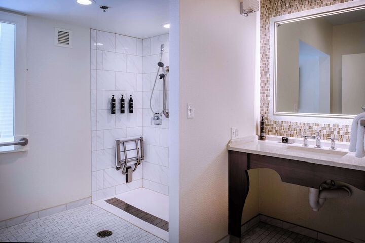 Room 35 of 160