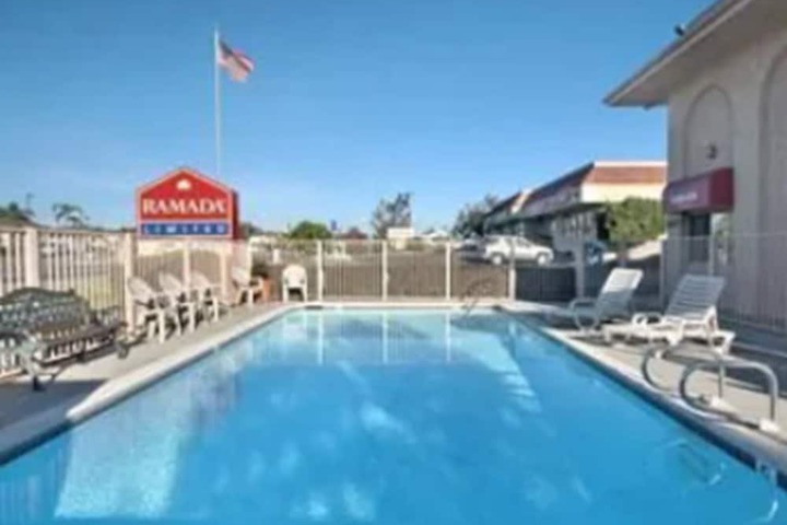 Days Inn by Wyndham San Marcos