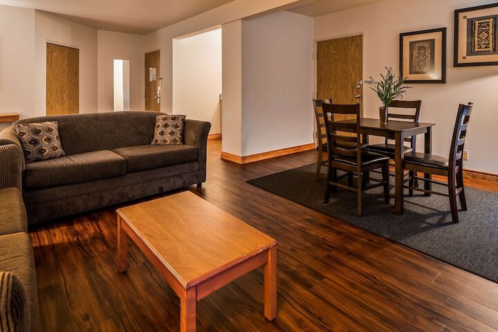 Room 35 of 49