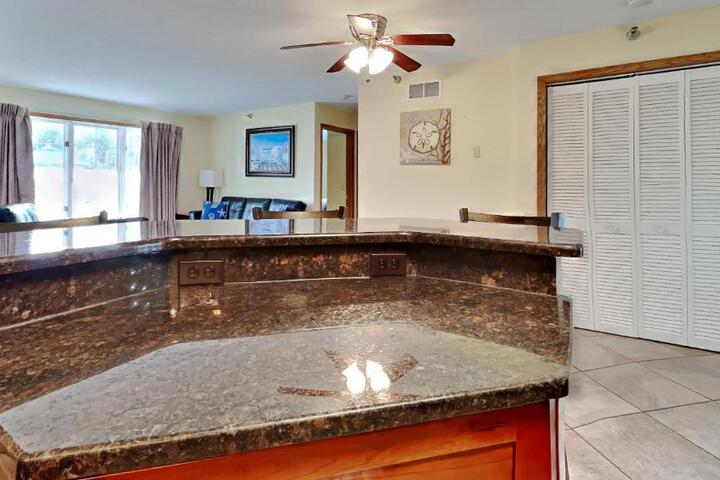 Put-in-Bay Poolview Condo #4